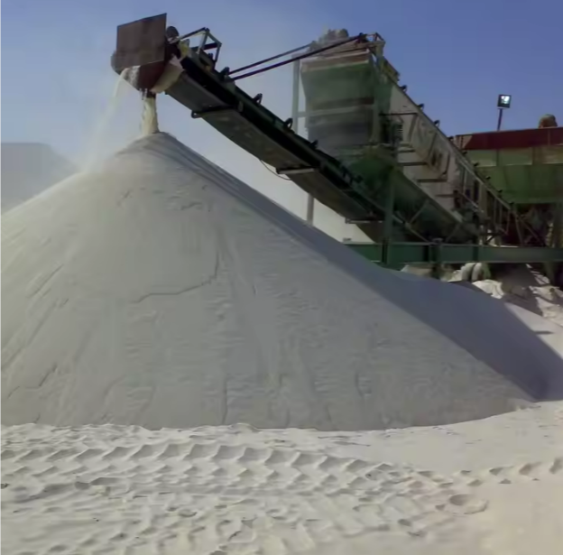 High Quality Egyptian Quartz Silica Sand 99.2% Silica Oxide Regular Fine -250 45 Microns for Ceramics and Refractory Purposes